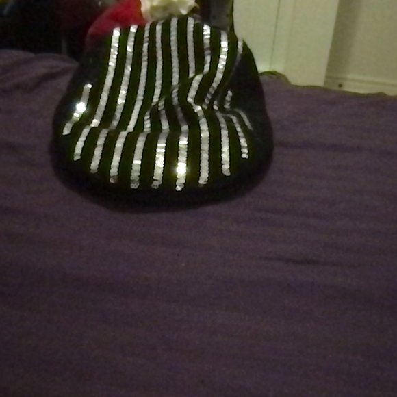 Black Hat with Sequins - Picture 5 of 6